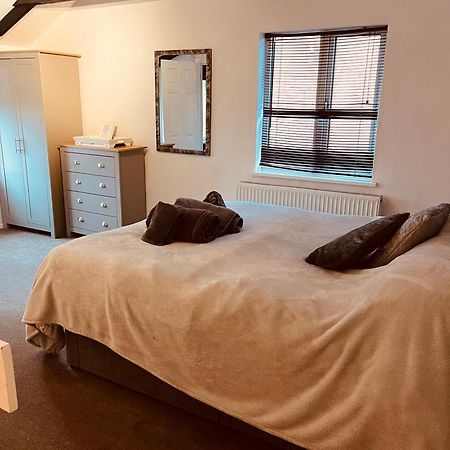 Cosy And Peaceful Maisonette With Terrace, Кидерминстър Екстериор снимка