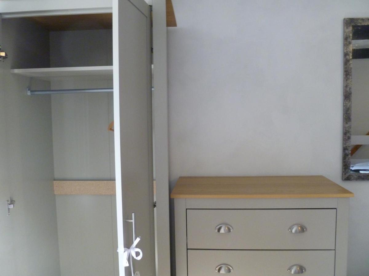 Cosy And Peaceful Maisonette With Terrace, Кидерминстър Екстериор снимка
