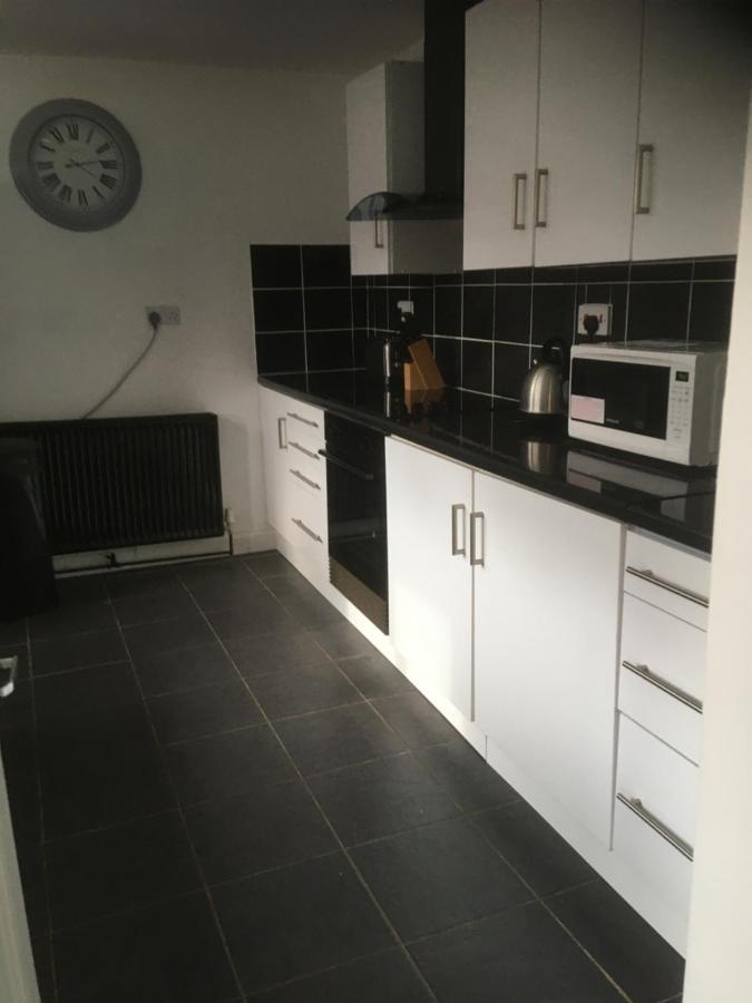 Cosy And Peaceful Maisonette With Terrace, Кидерминстър Екстериор снимка