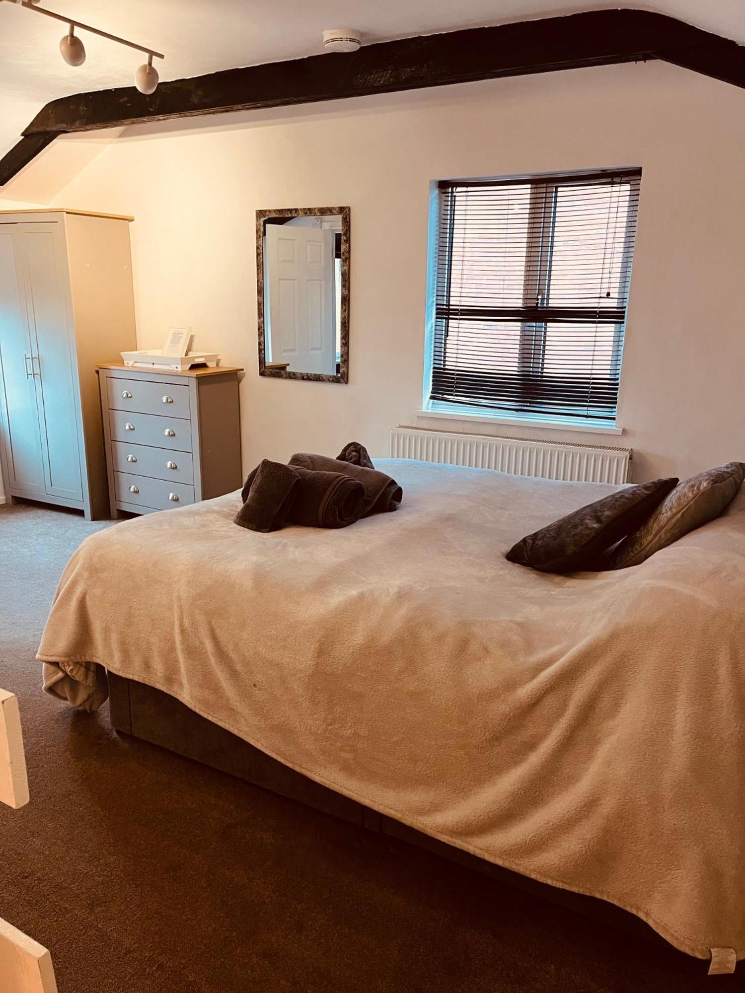 Cosy And Peaceful Maisonette With Terrace, Кидерминстър Екстериор снимка