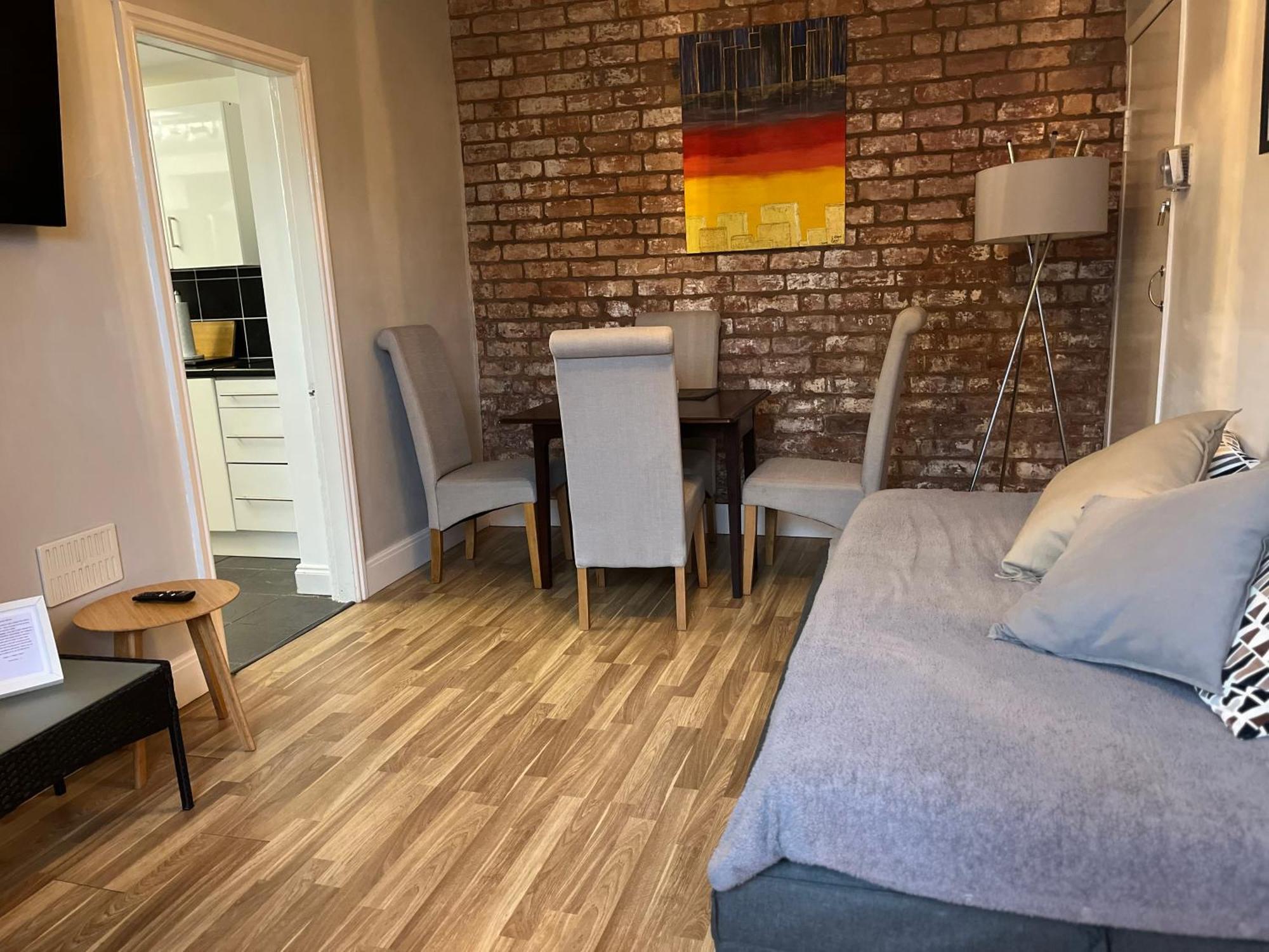 Cosy And Peaceful Maisonette With Terrace, Кидерминстър Екстериор снимка