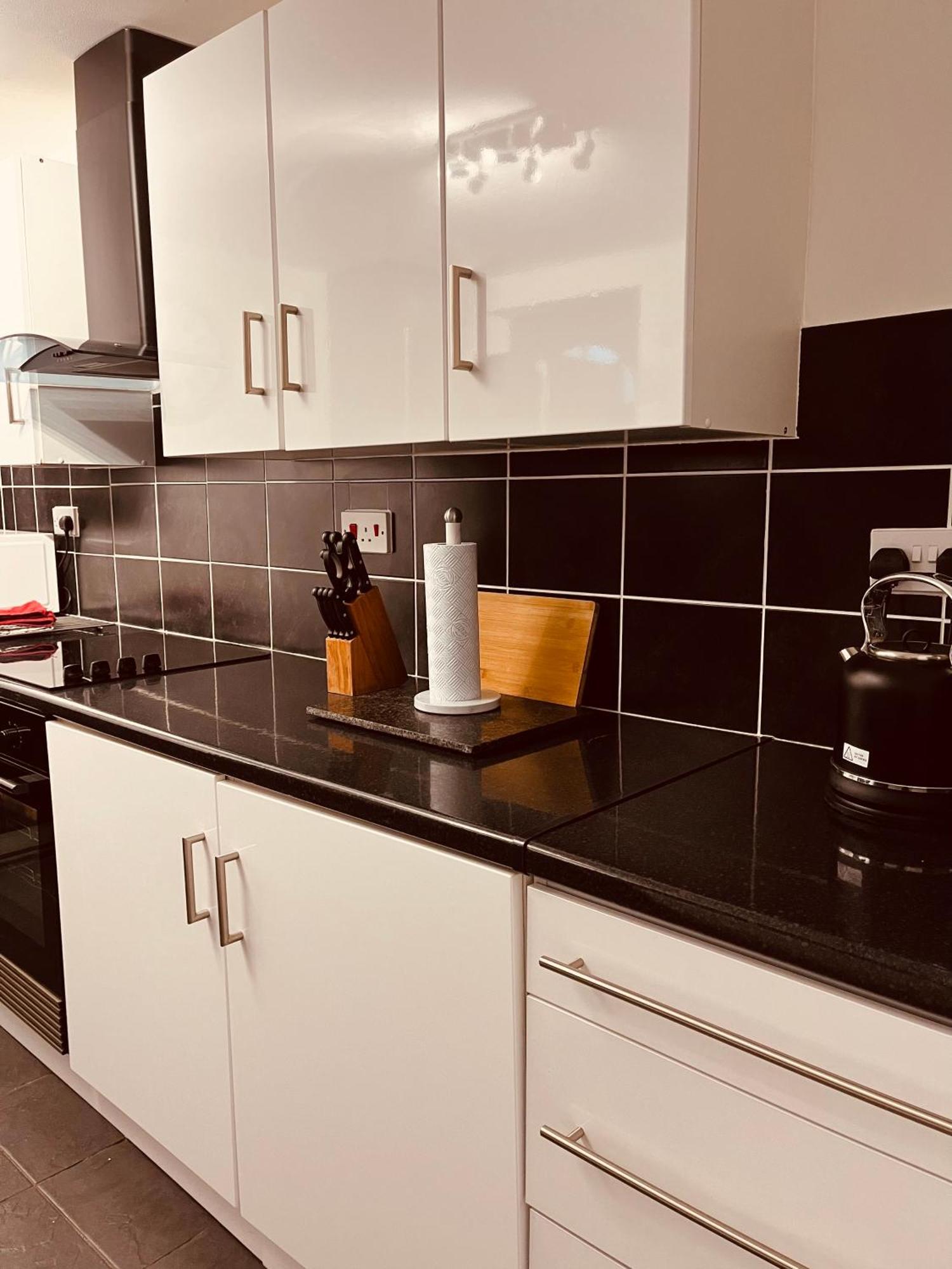 Cosy And Peaceful Maisonette With Terrace, Кидерминстър Екстериор снимка
